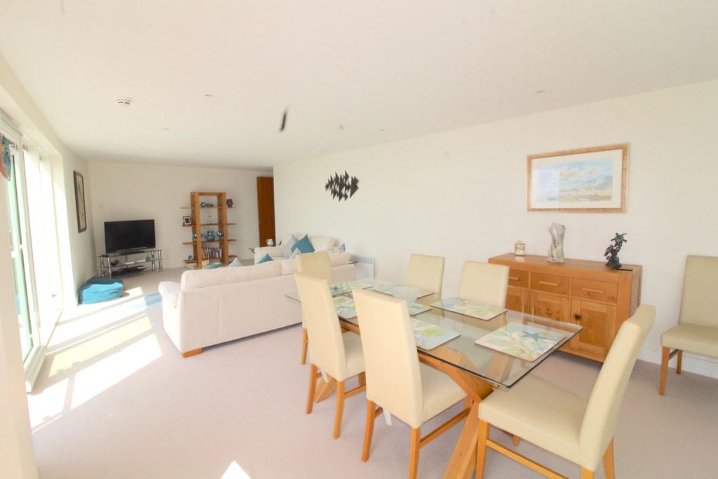 Additional image 2 of 2 bed flat to rentTrawler Road, Maritime Quarter, Swansea SA1