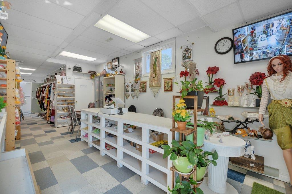 Additional image 3 of 12758 Fort Road, Edmonton, AB