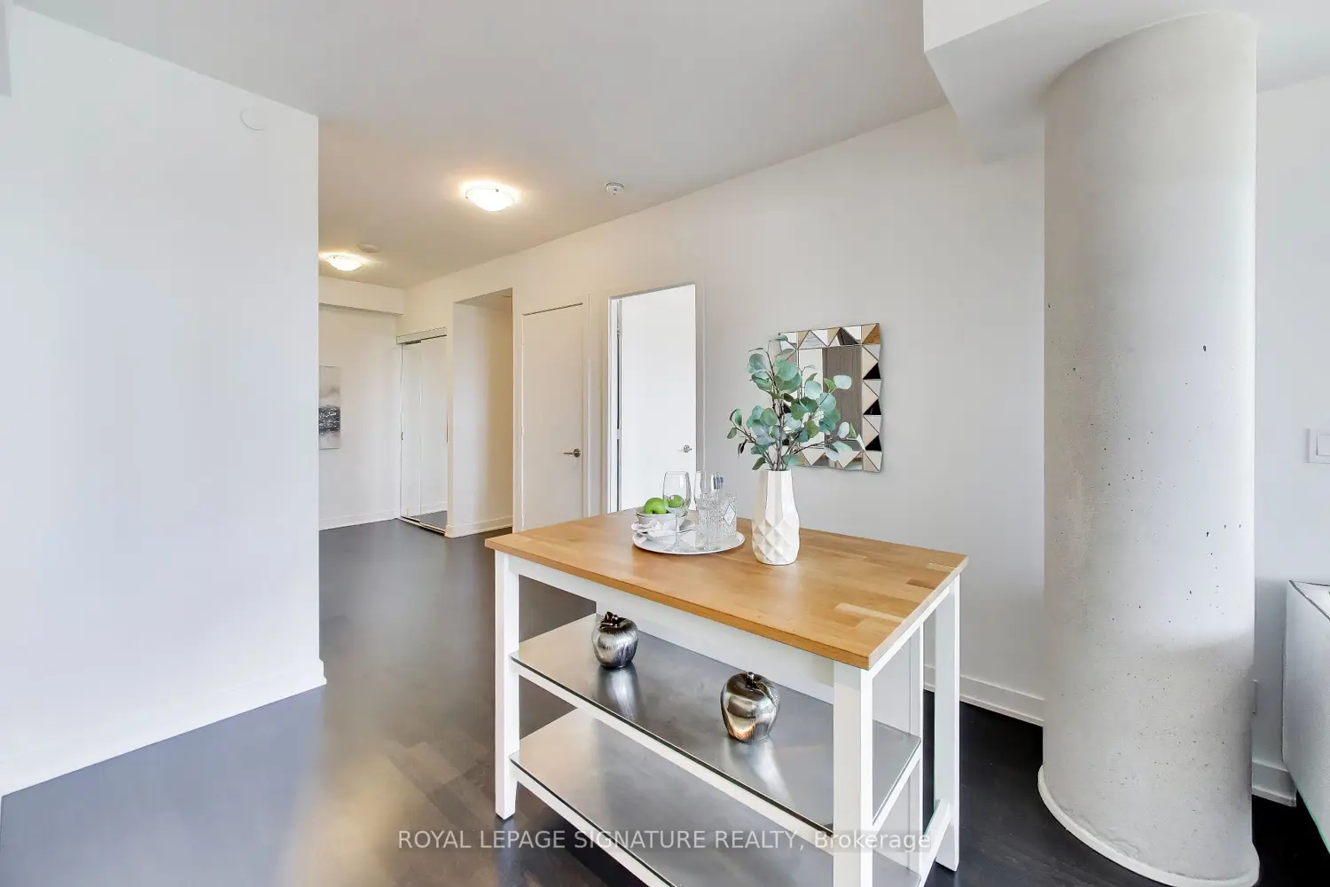 Additional image 5 of 501 St Clair Avenue 501