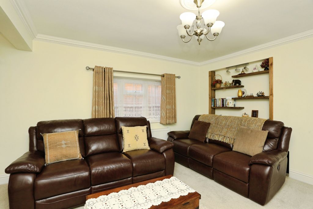 Additional image 2 of 3 bed bungalow for salePoverest Road, Orpington BR5