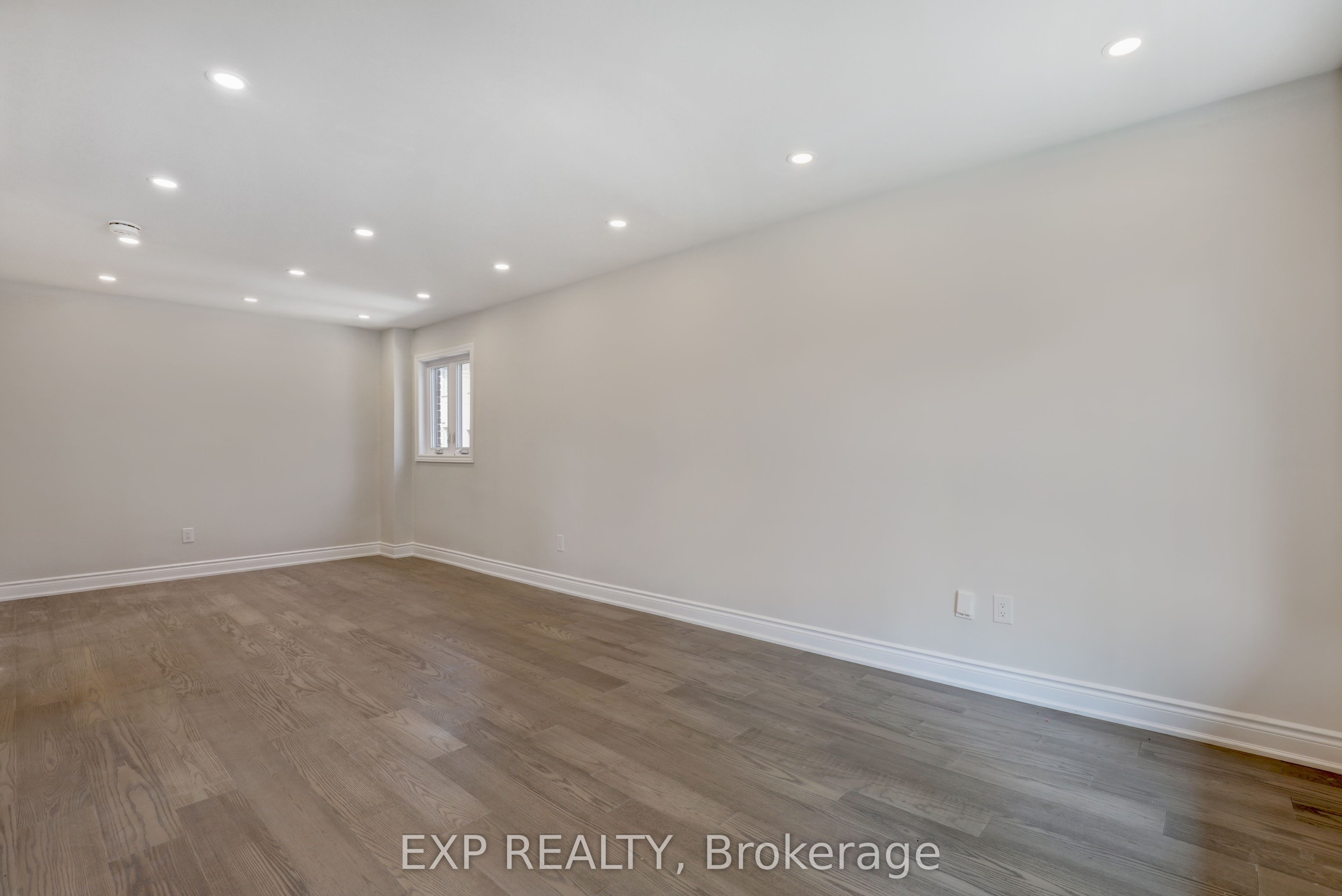 Additional image 4 of Main-432 Mortimer Avenue, Toronto, ON, M4J 2G9