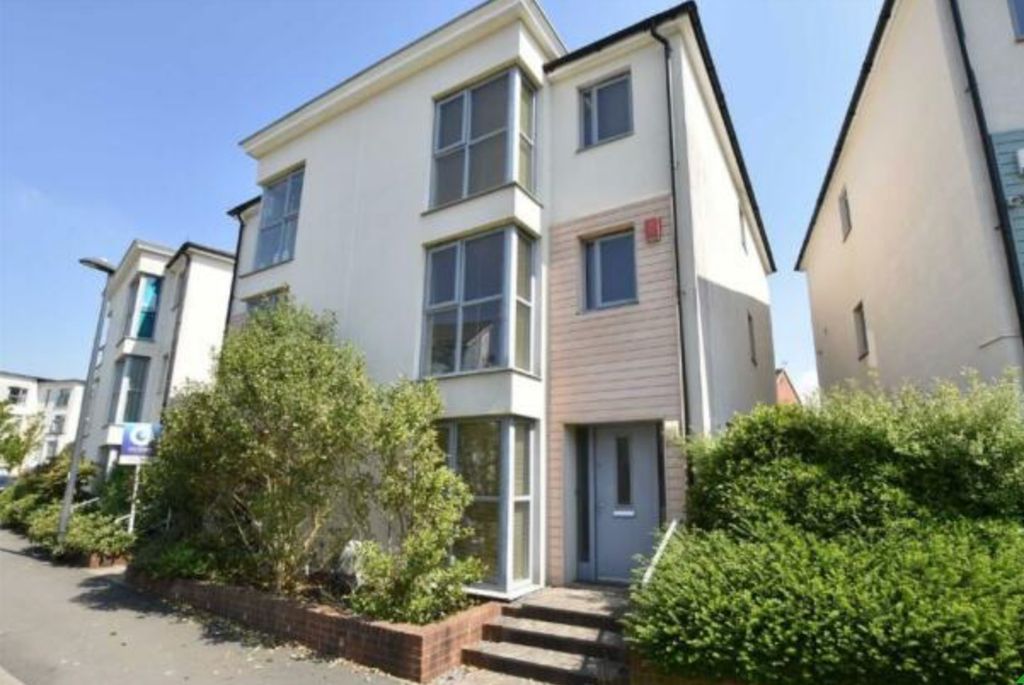 6 bed semi-detached house to rentLong Down Avenue, Bristol BS16