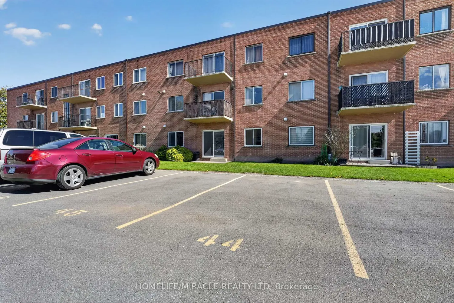 456 Carlton Street 5