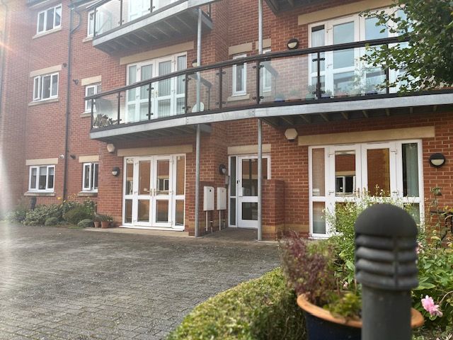 Additional image 4 of 2 bed flat to rentPriory Avenue, Taunton TA1