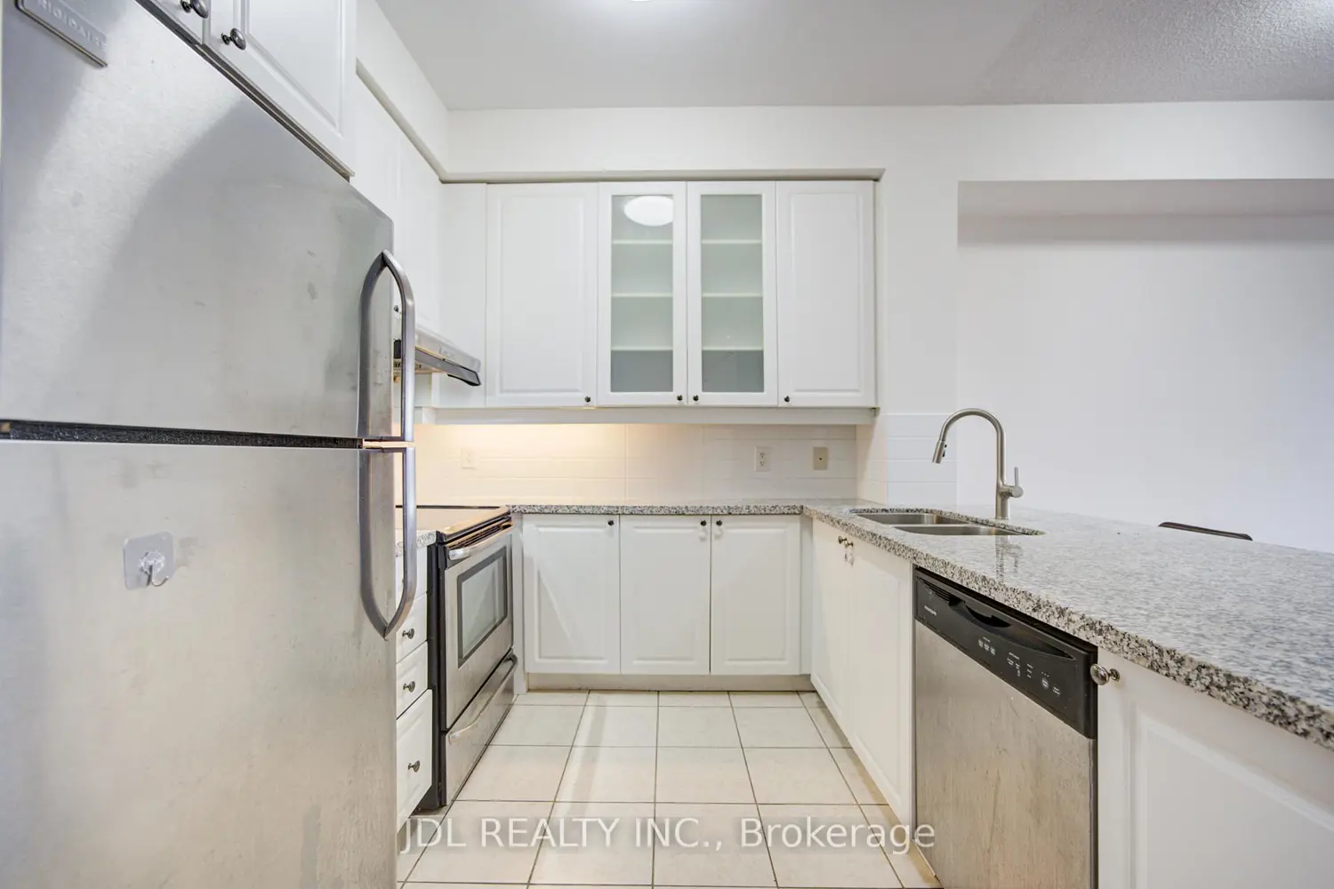 Additional image 10 of 111 Upper Duke Crescent 214