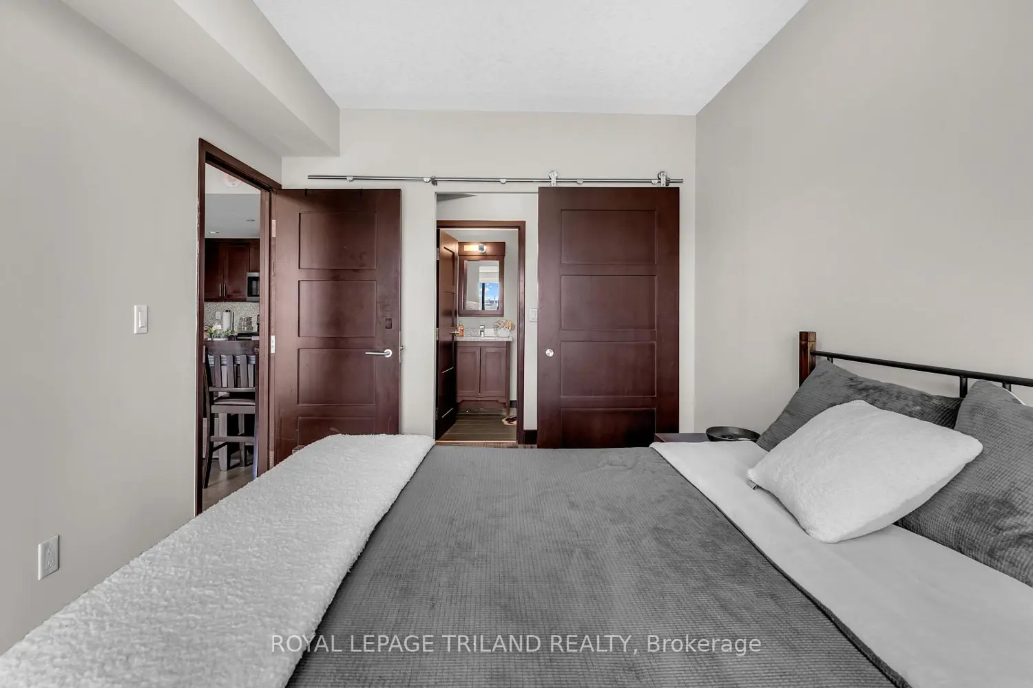 Additional image 8 of 1235 Richmond Street 901