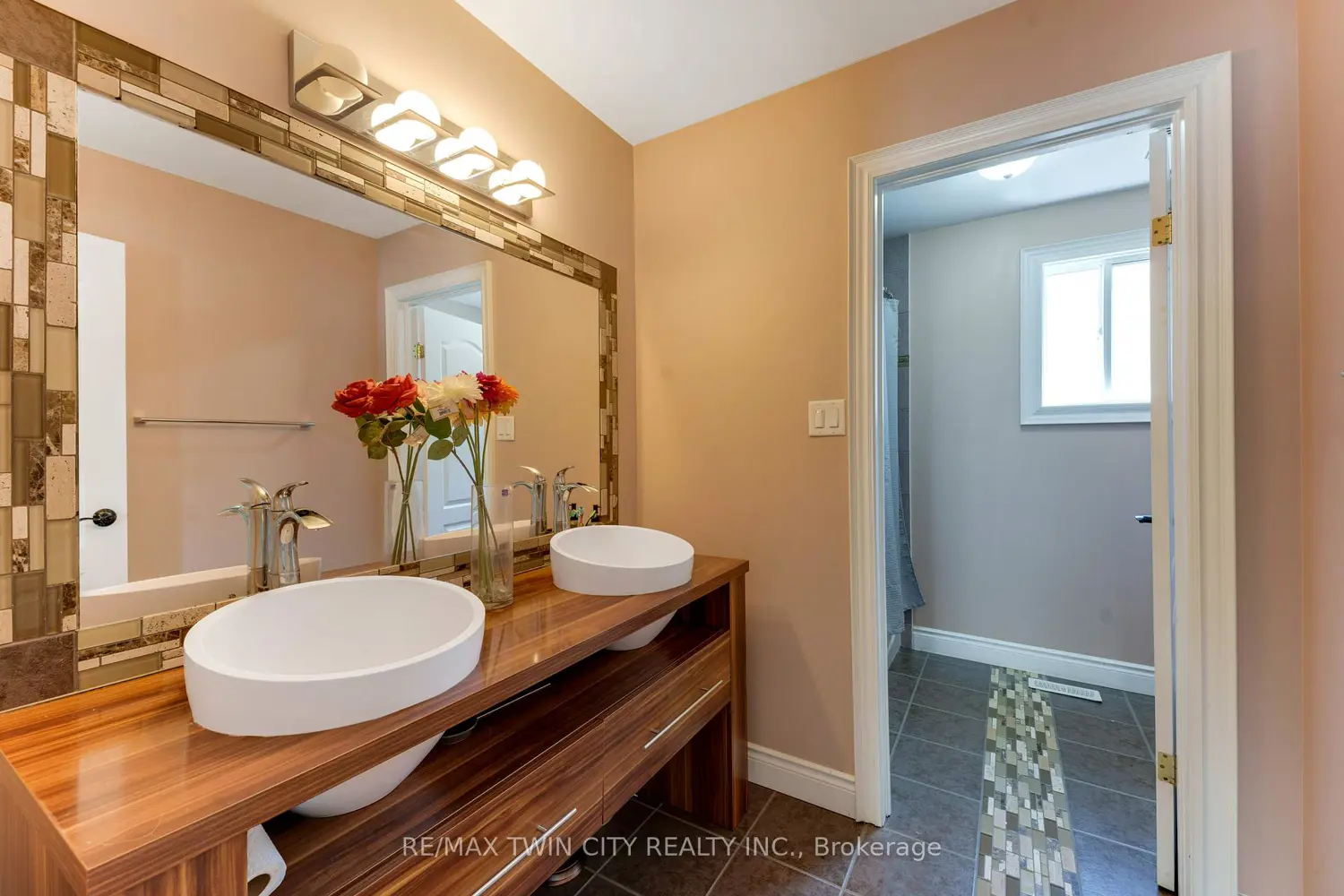 Additional image 12 of 437 Beaumont Crescent