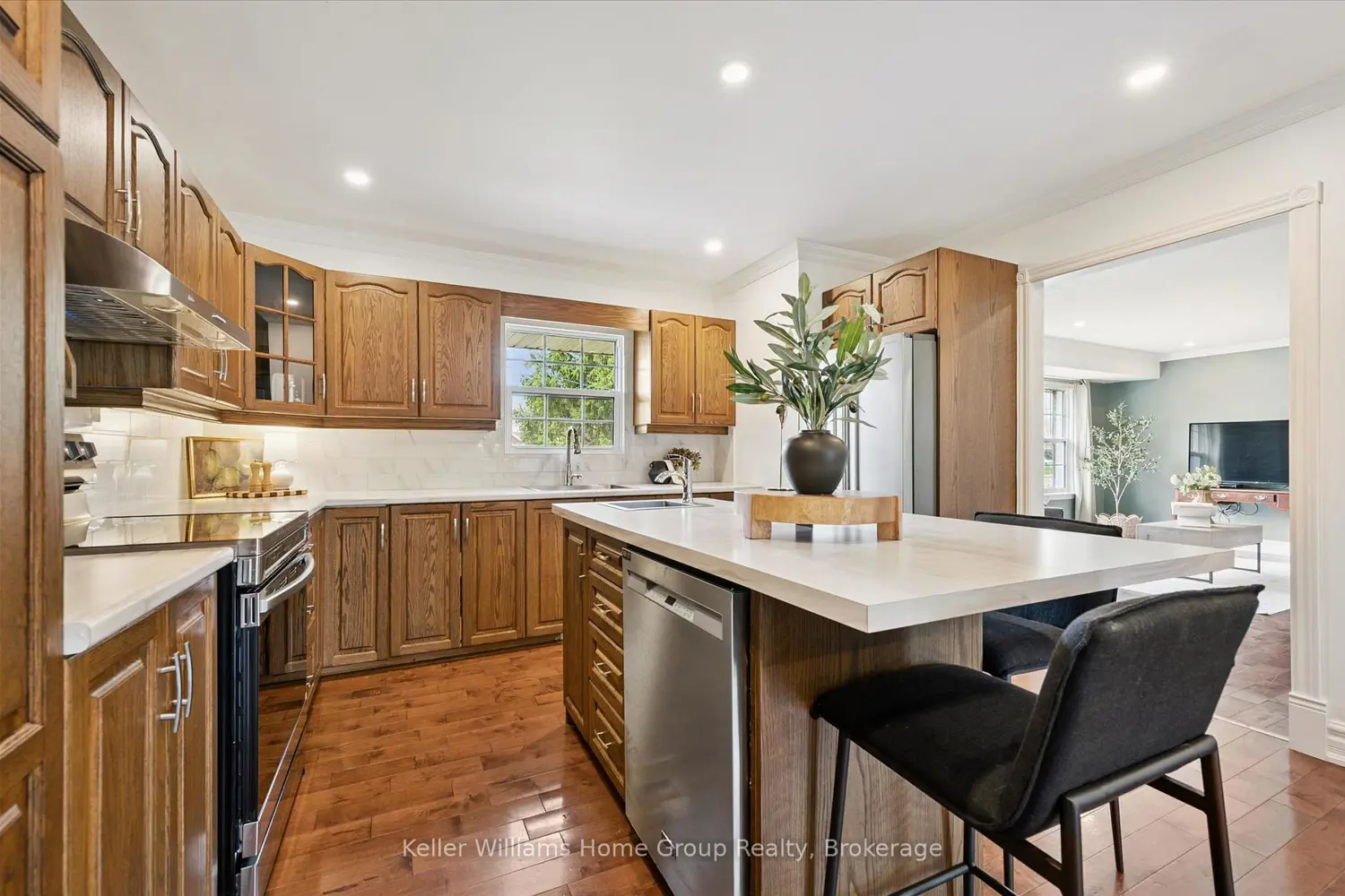 Additional image 8 of 370 Gordon Street