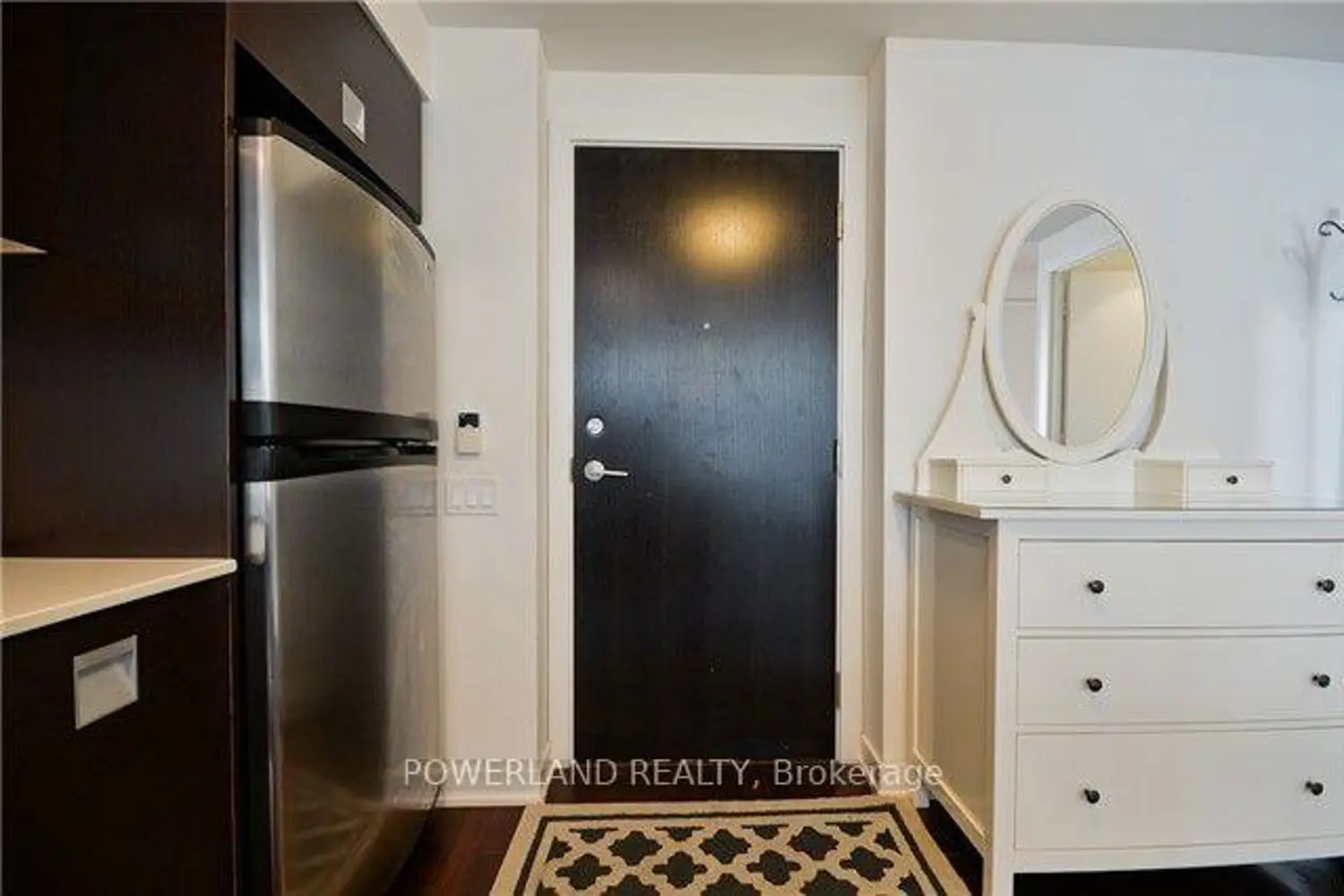 33 Charles Street 2601 photo 4