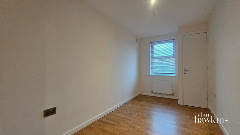 Additional image 5 of 2 bed flat to rentCloatley Crescent, Royal Wootton Bassett SN4