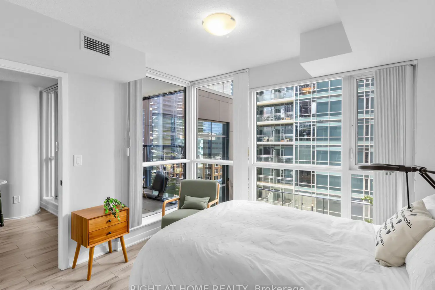 Additional image 11 of 295 Adelaide Street 1210