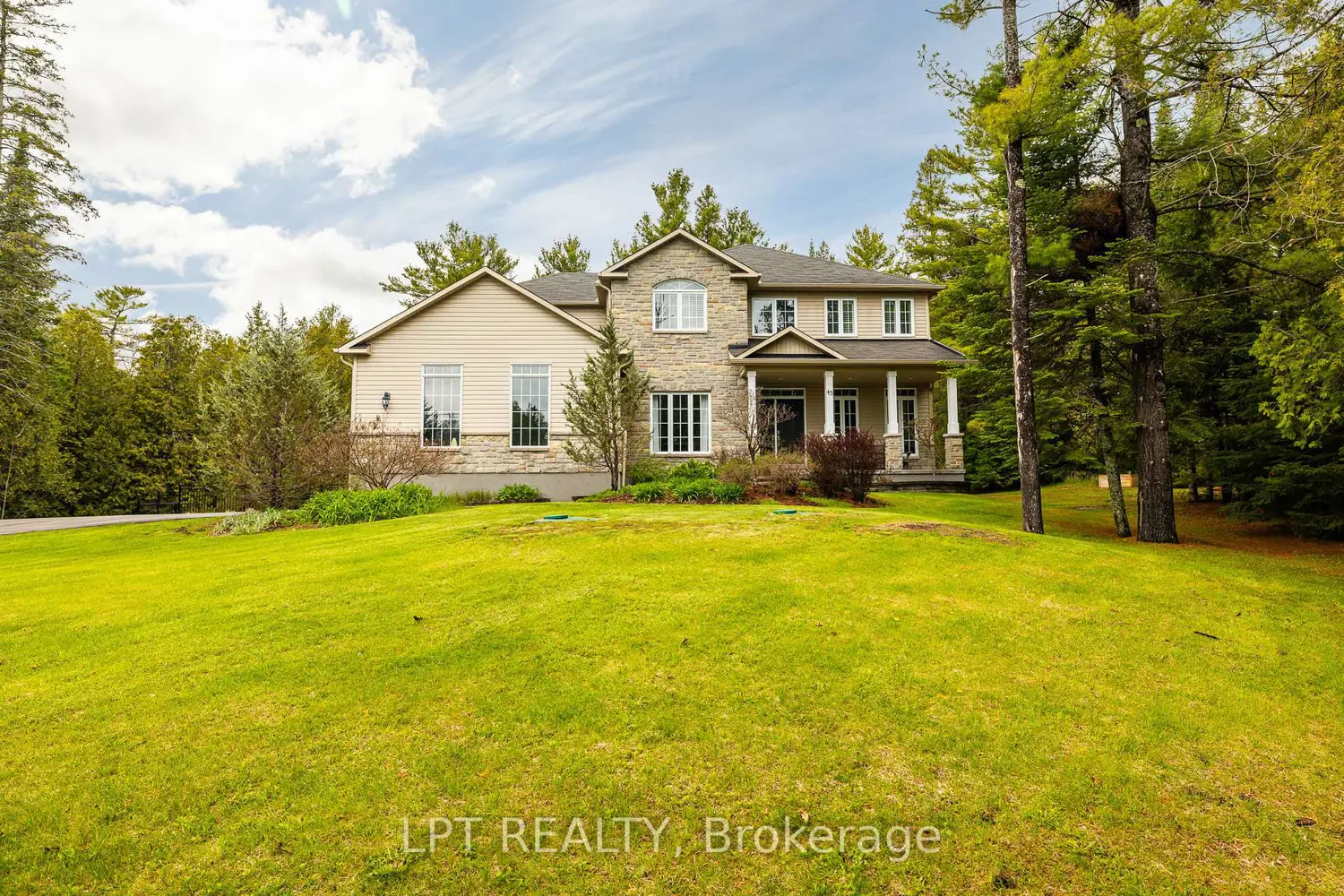 45 Canadian Drive photo 2