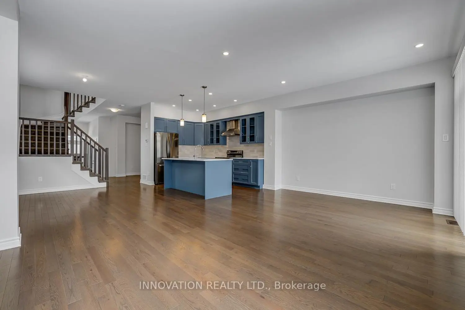 1011 Eider Street photo 3