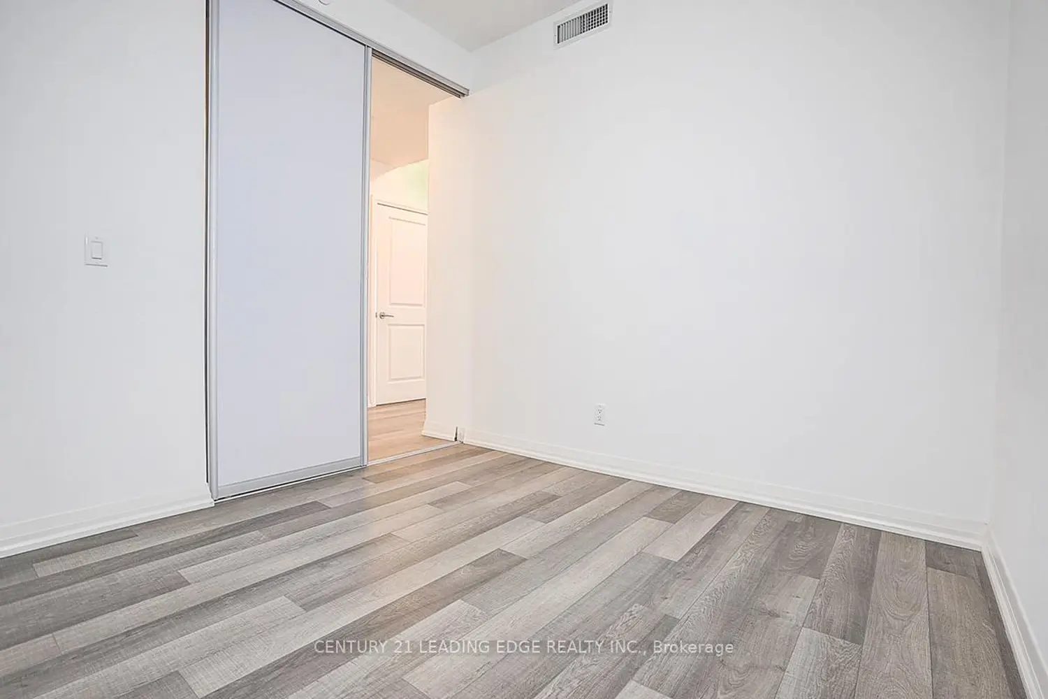 Additional image 3 of 9506 Markham Road 906