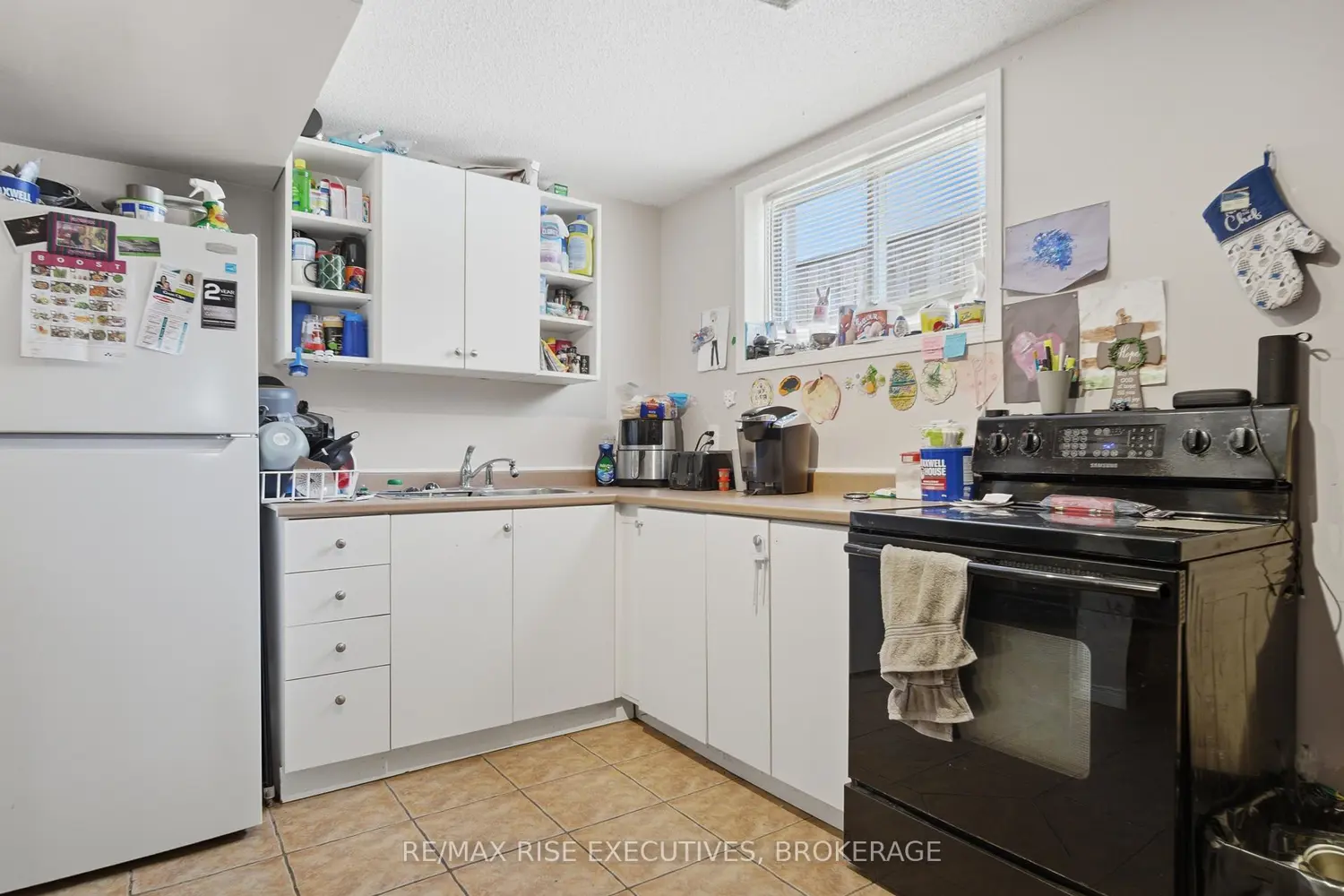 Additional image 11 of 984 Waterbury Crescent