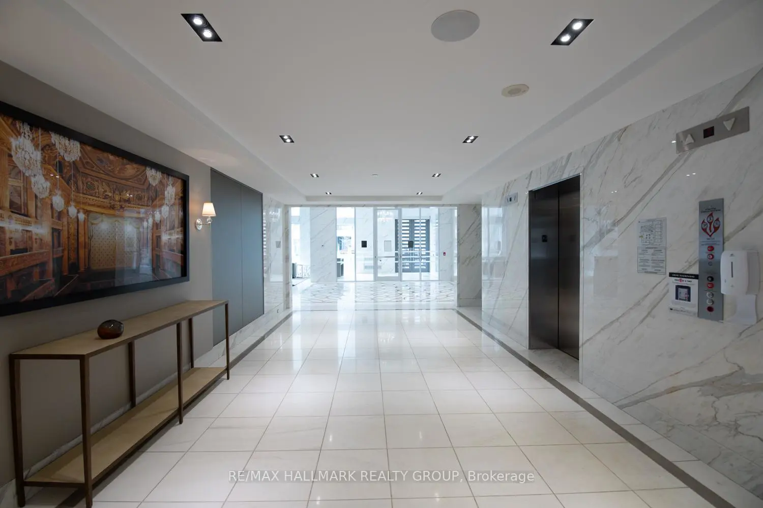 111 Champagne Avenue 1805