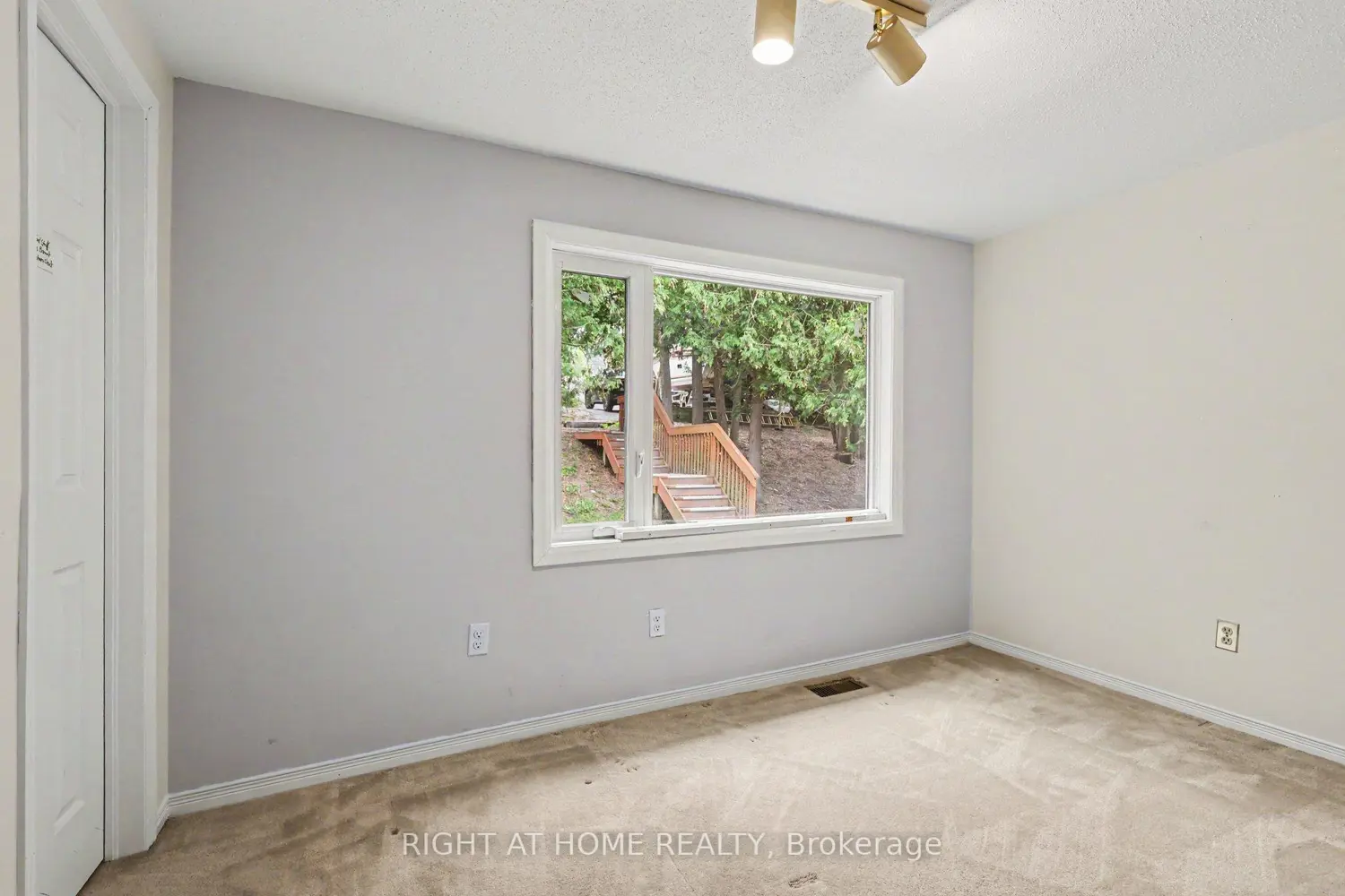 4664 Northwoods Drive photo 3