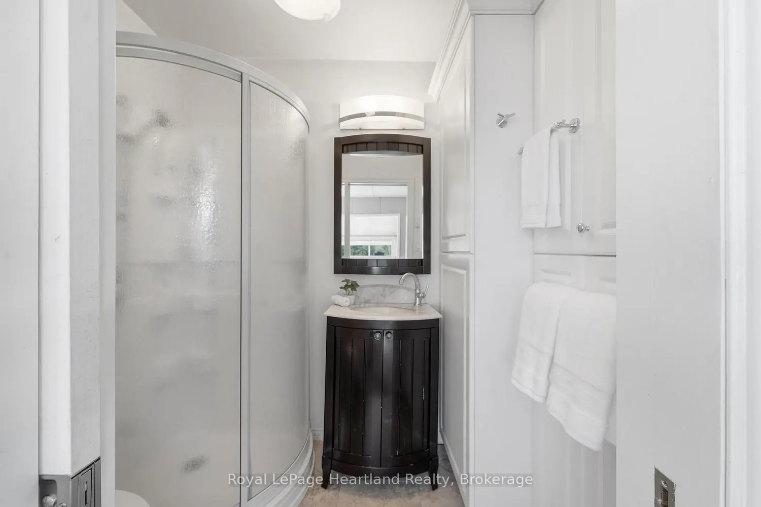 9 Maple Lane photo 3
