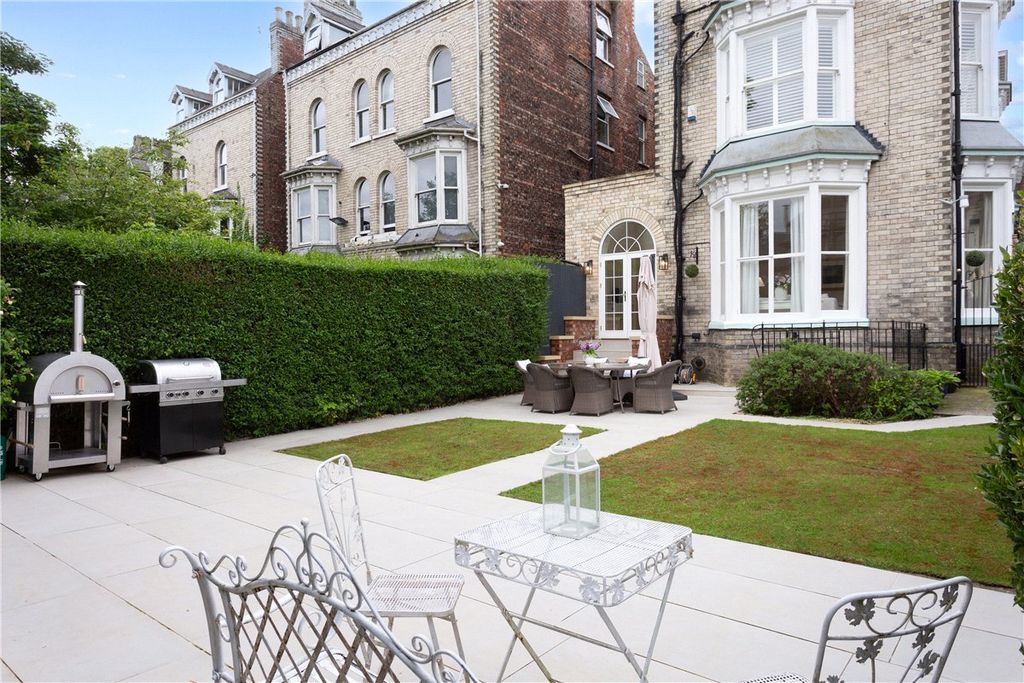 Additional image 5 of 6 bed end terrace house to rentThe Mount, York, North Yorkshire YO24