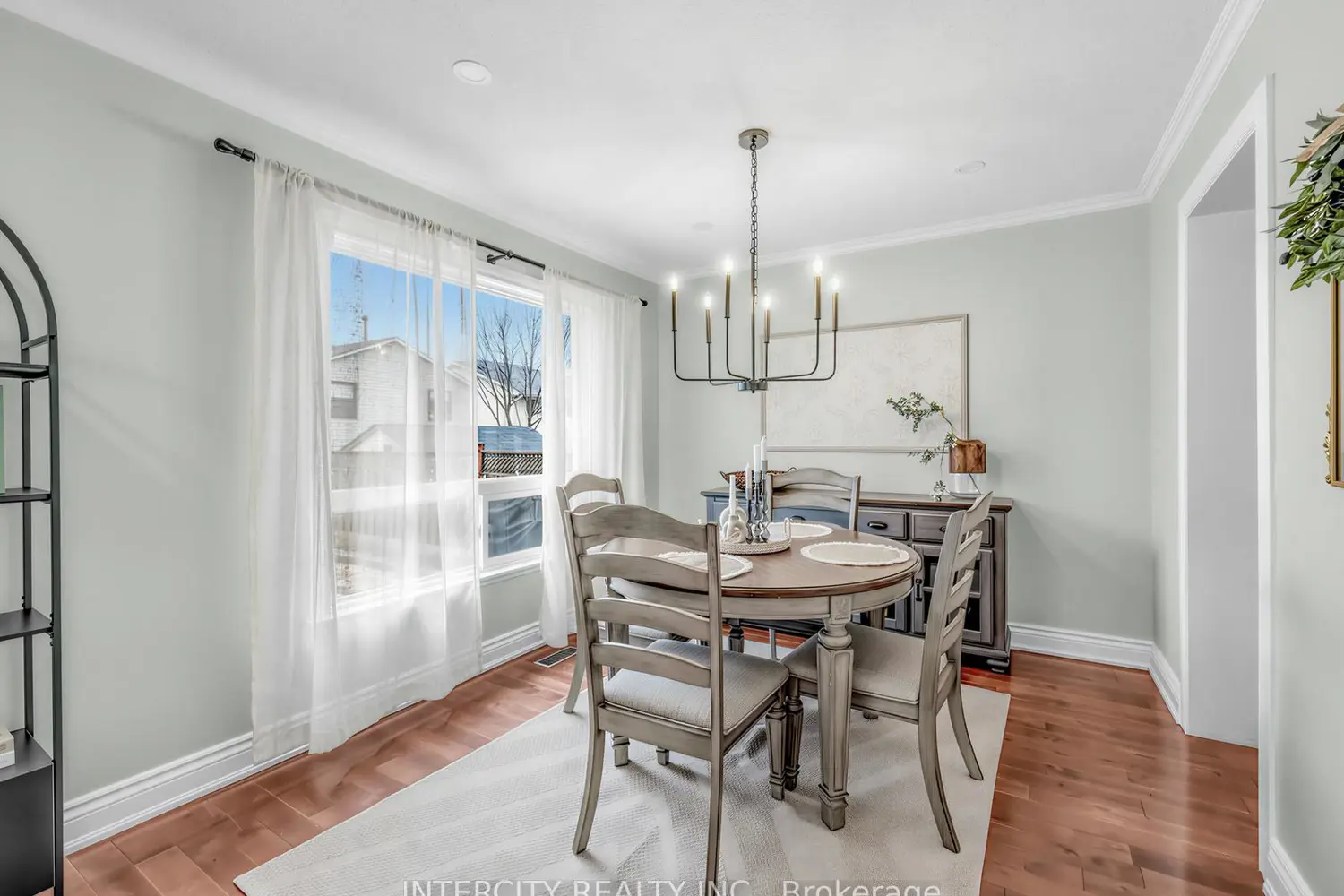 Additional image 7 of 3976 Taffey Crescent