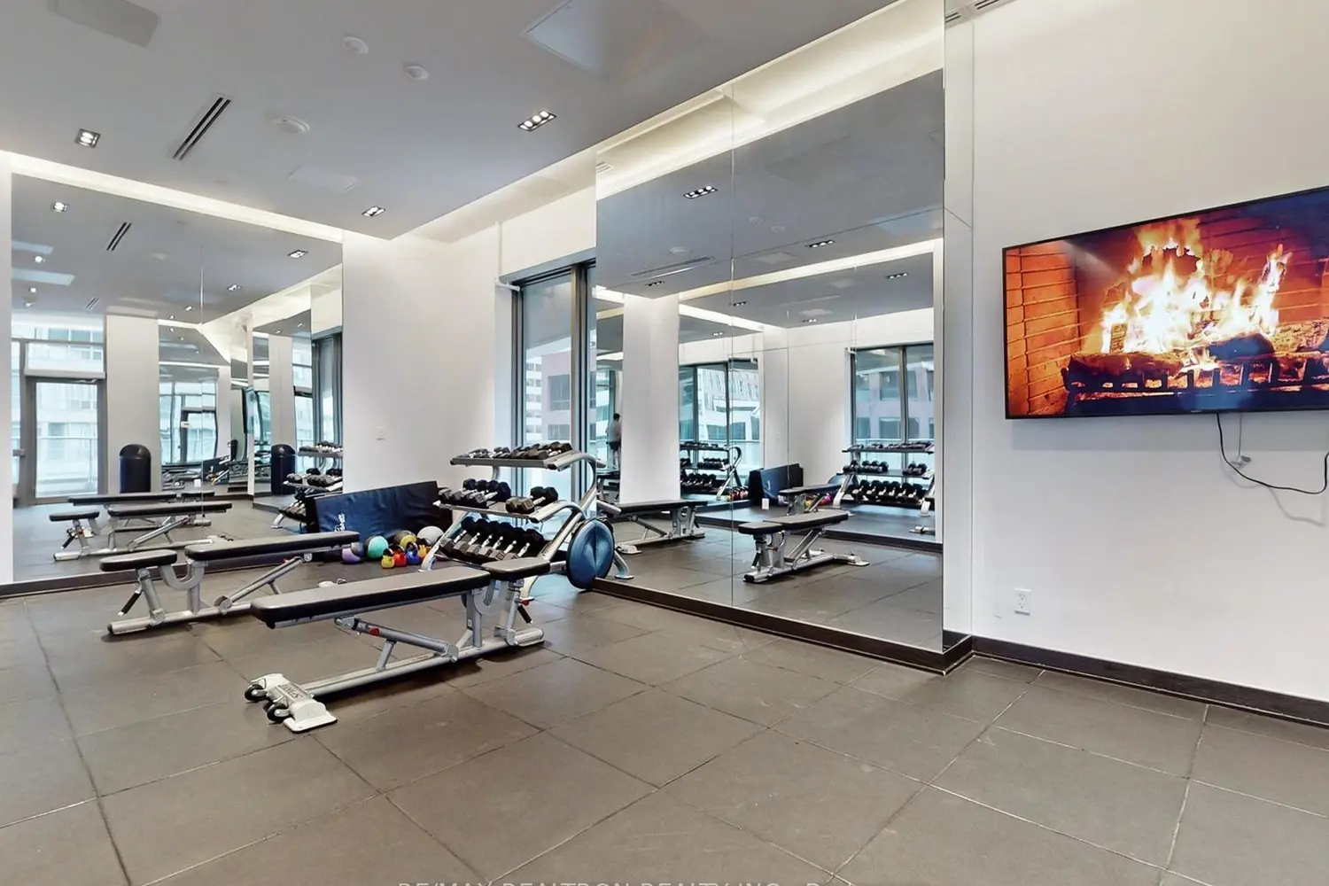 Additional image 18 of 2221 Yonge Street 213