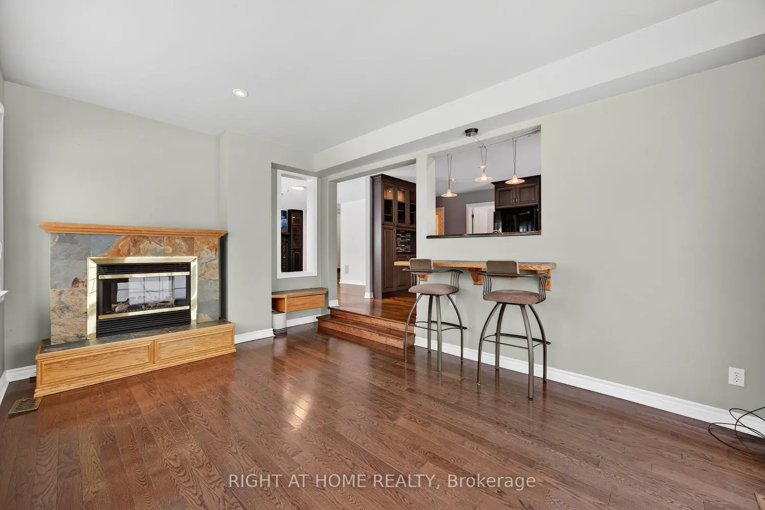 54 Highland Drive photo 2