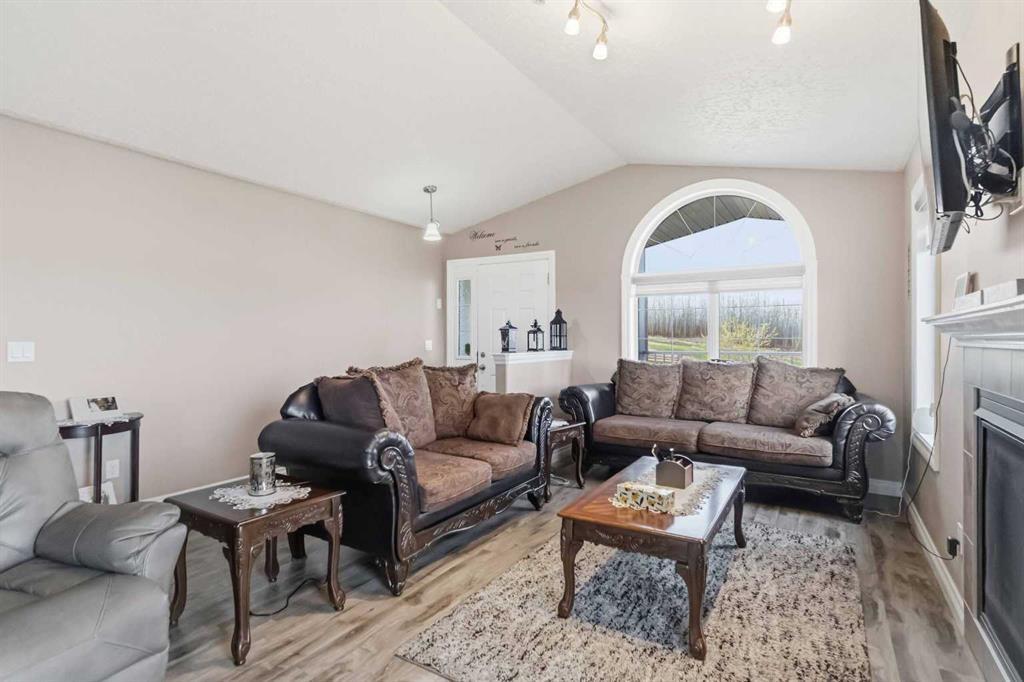 Additional image 5 of 445 Beacon Hill Drive, Fort Mcmurray, AB, T9H 2R7