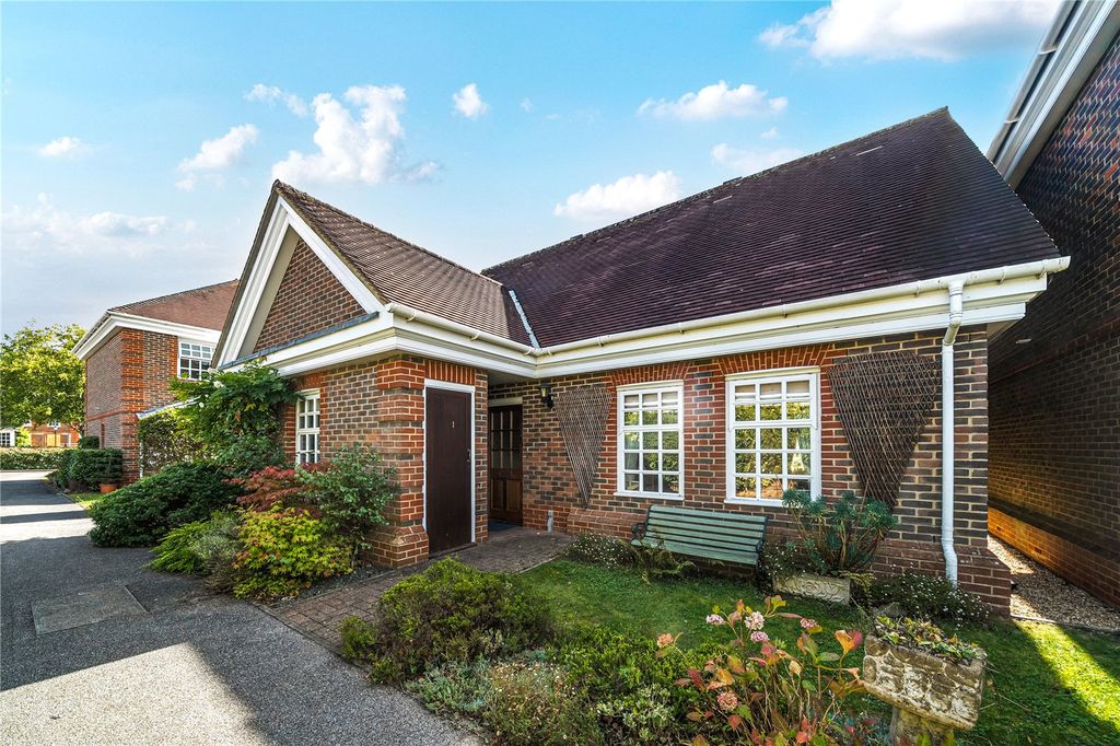 Additional image 17 of 3 bed detached house for salePriestland Gardens, Castle Village, Berkhamsted, Hertfordshire HP4