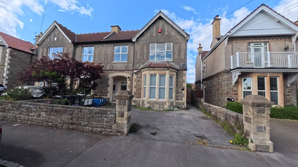 2 bed flat to rentCharlton Road, Weston-Super-Mare BS23