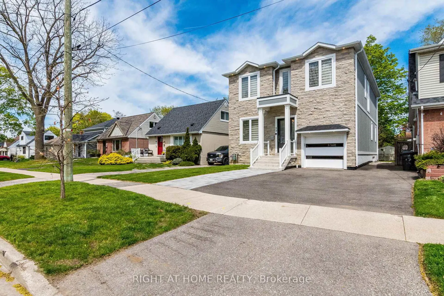 12 Thames Avenue photo 2