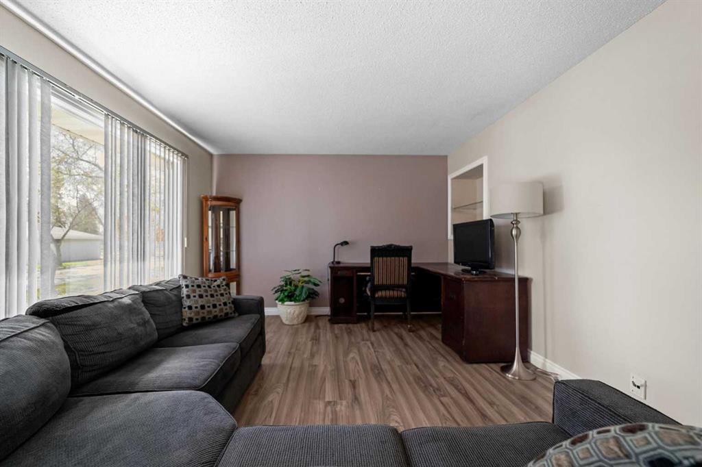 Additional image 3 of 4206 60 Street Close, Camrose, AB, T4V 2H3