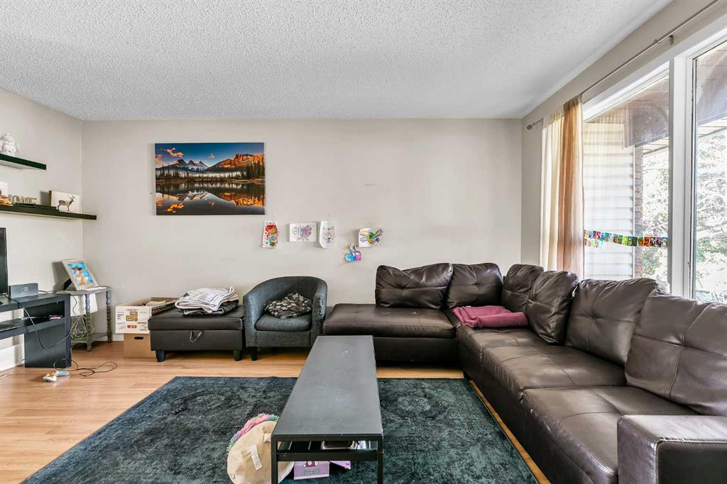 Additional image 3 of 140 Dalhousie Road NW, Calgary, AB, T3A 2H1
