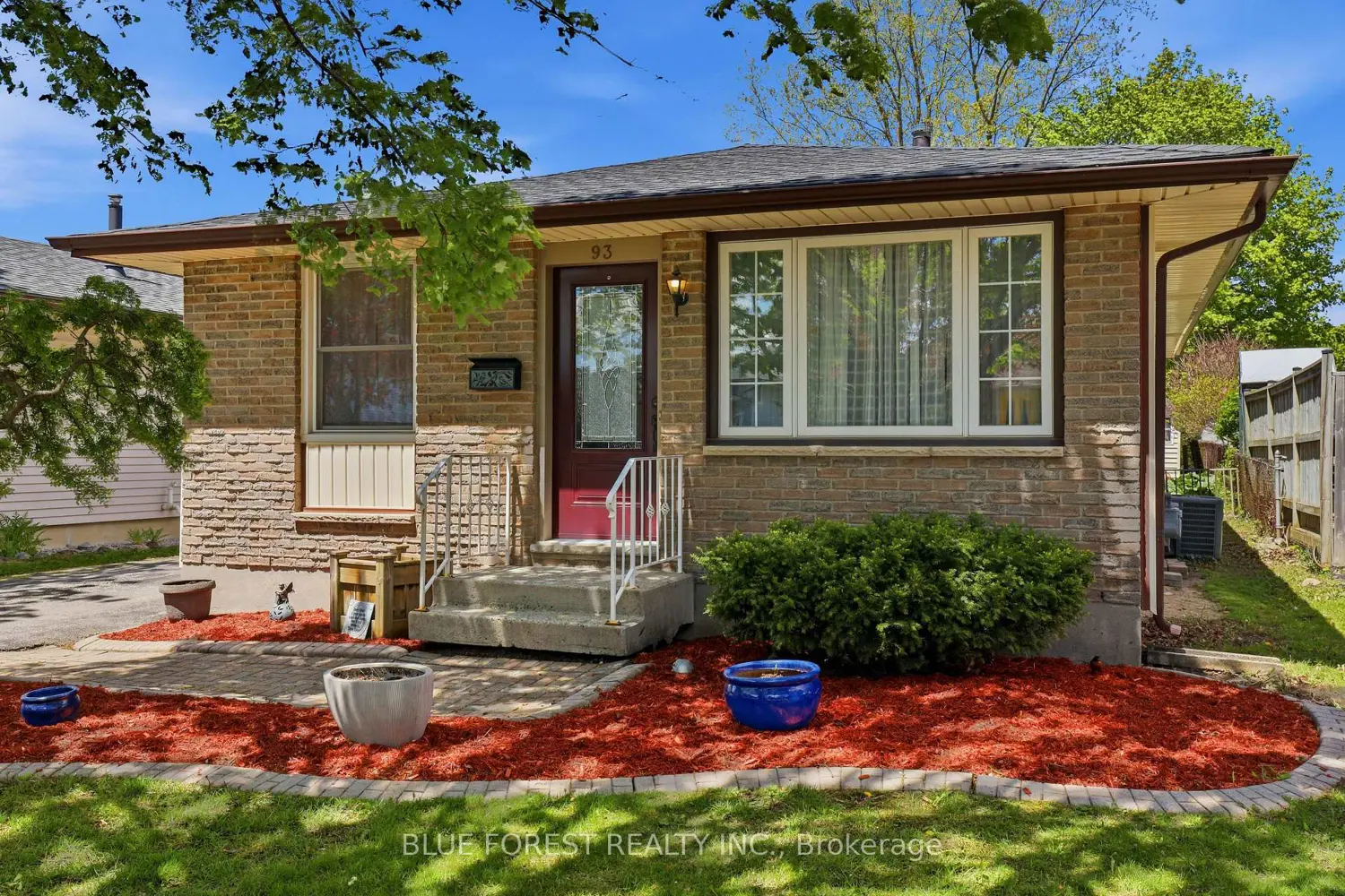 93 Nicholas Crescent