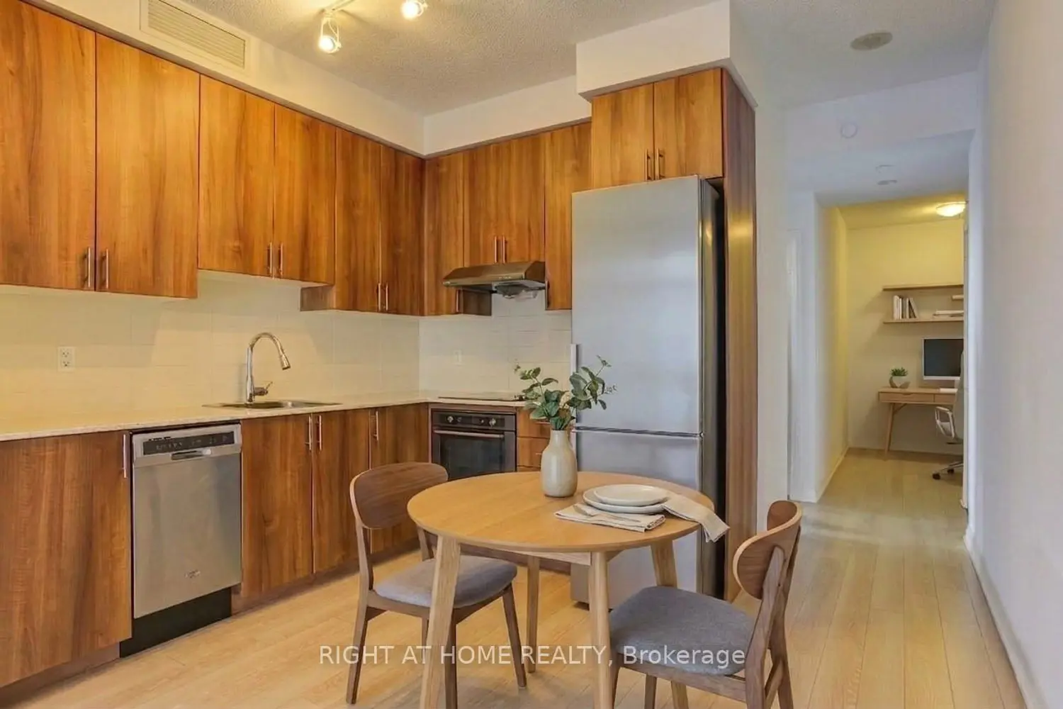 55 Ann O'reilly Road 1702 photo 2