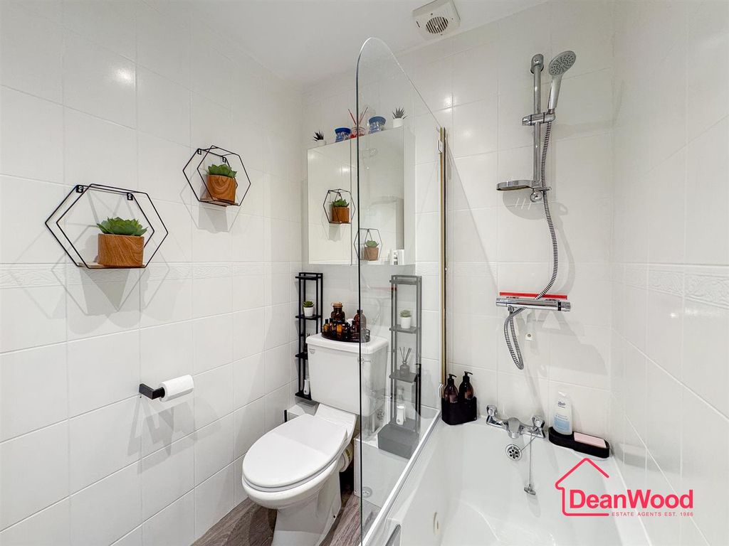 Additional image 11 of 2 bed flat for saleApartment 3, Palm Court, Douglas, Isle Of Man IM2
