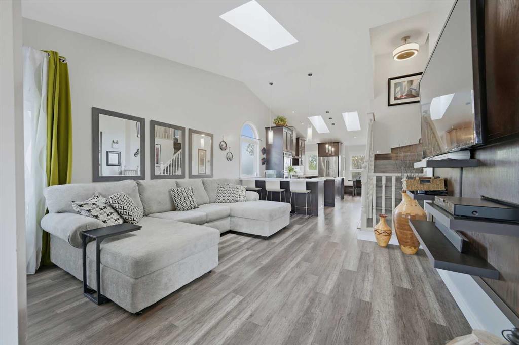 Additional image 6 of 38 Sandpiper Way NW, Calgary, AB, T3K 3C6