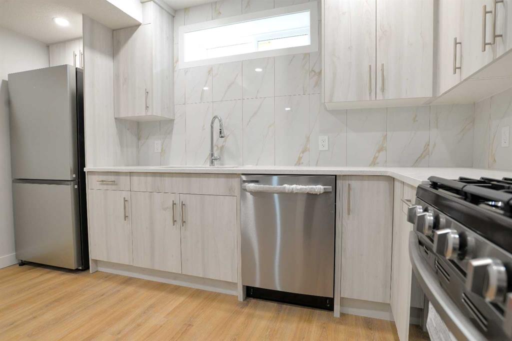 Additional image 5 of 393 Hawktree Circle NW, Calgary, AB, T3G 2X9