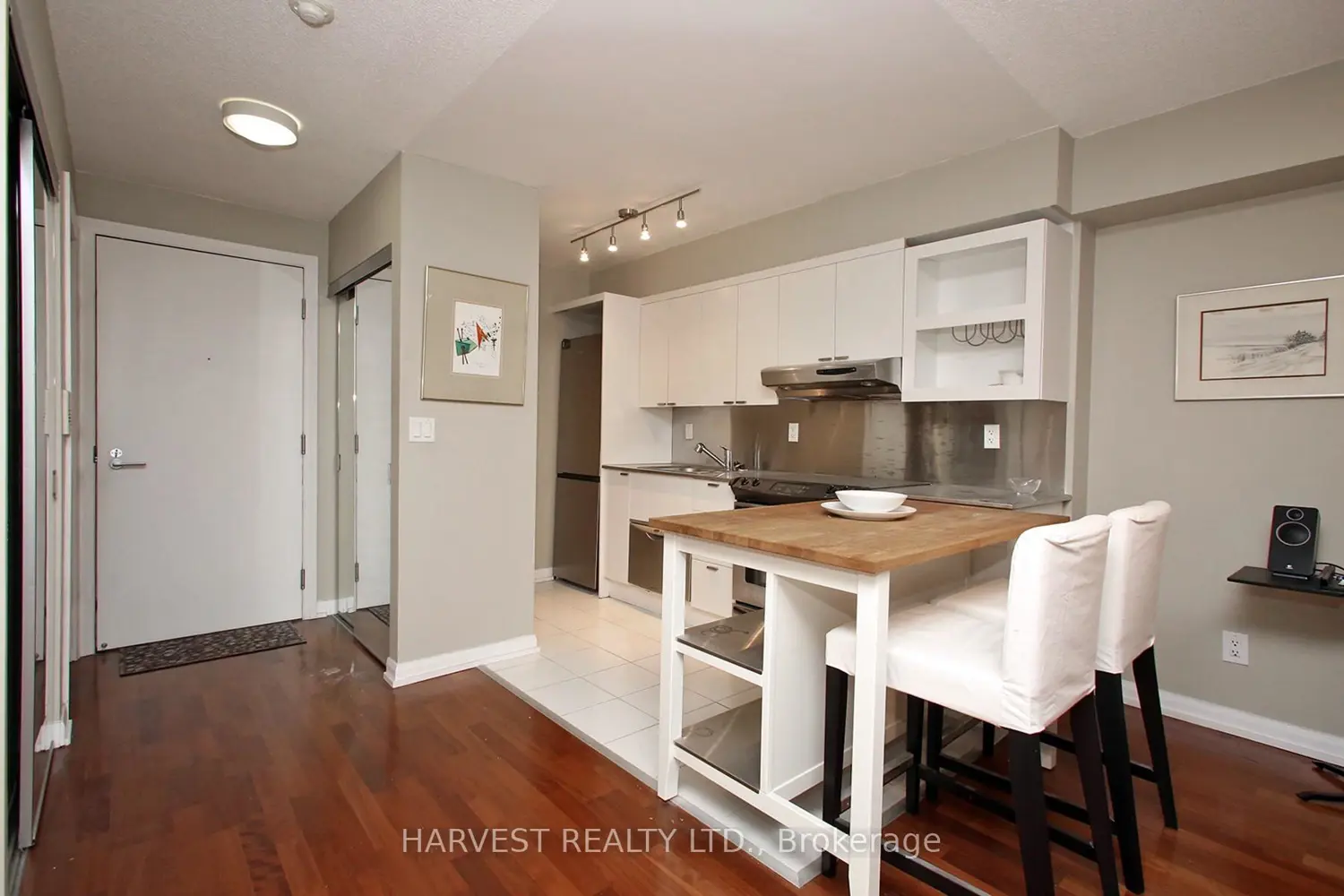 111 Elizabeth Street 718