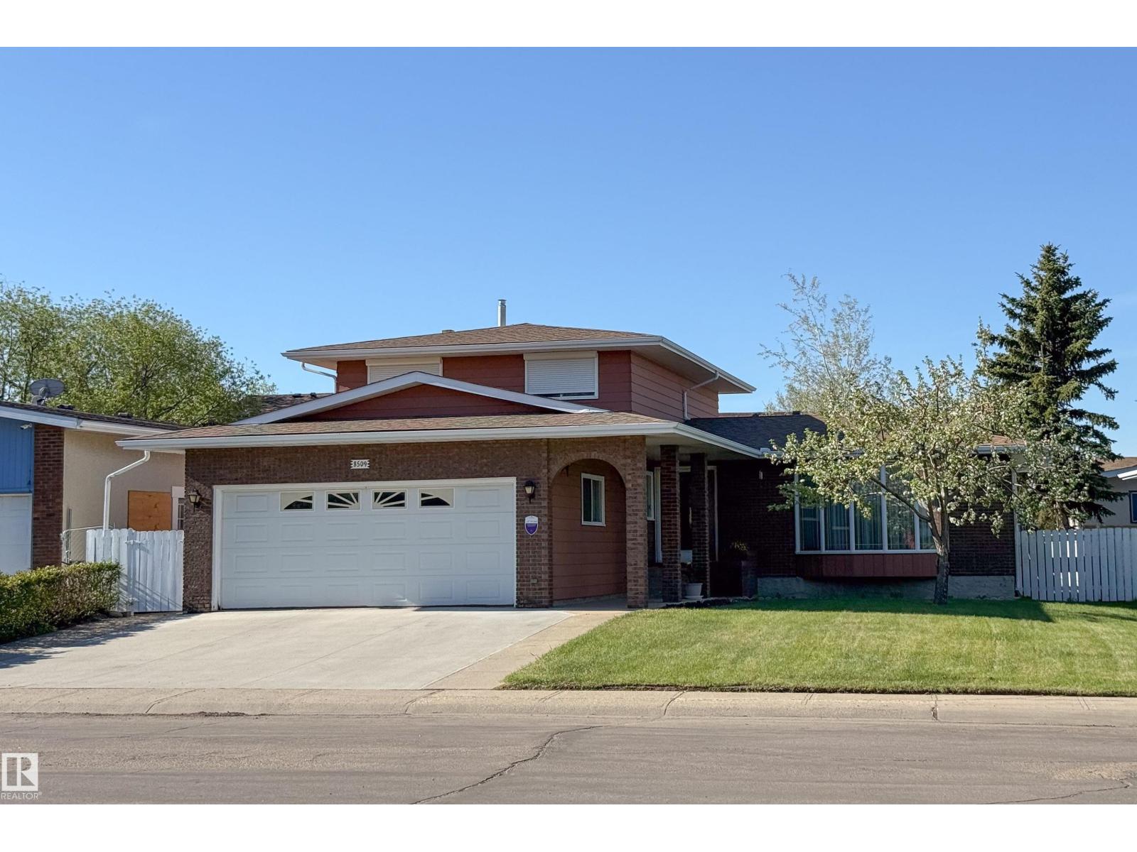 Additional image 2 of 8509 39b Avenue NW, Edmonton, AB, T6K3E7