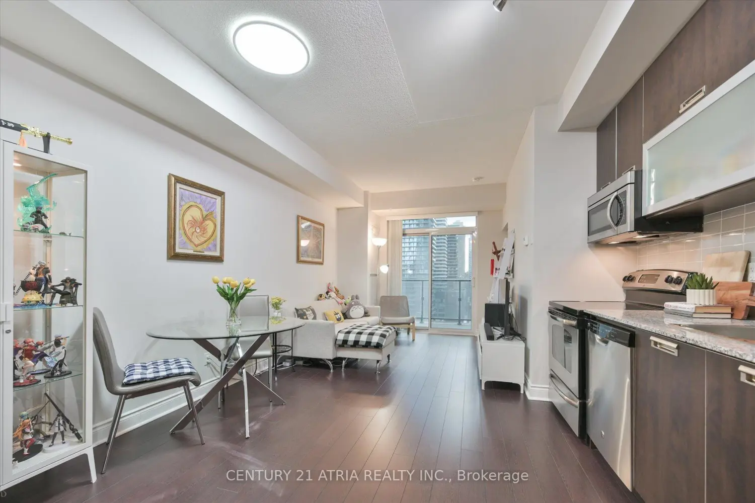 28 Ted Rogers Way 1907 photo 4