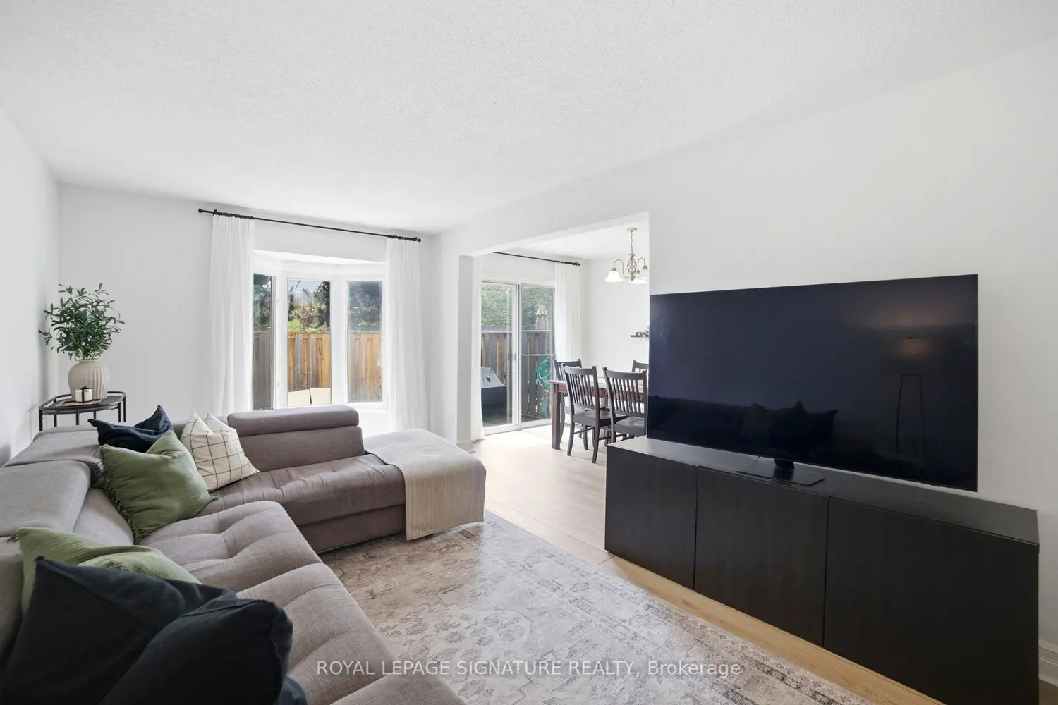Additional image 3 of 1 Royalwood Court 15