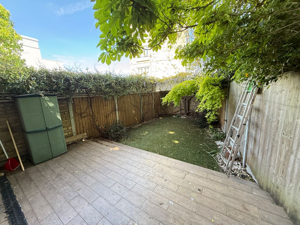 Additional image 16 of 2 bed flat for saleUxbridge Road, Shepherds Bush, London W12