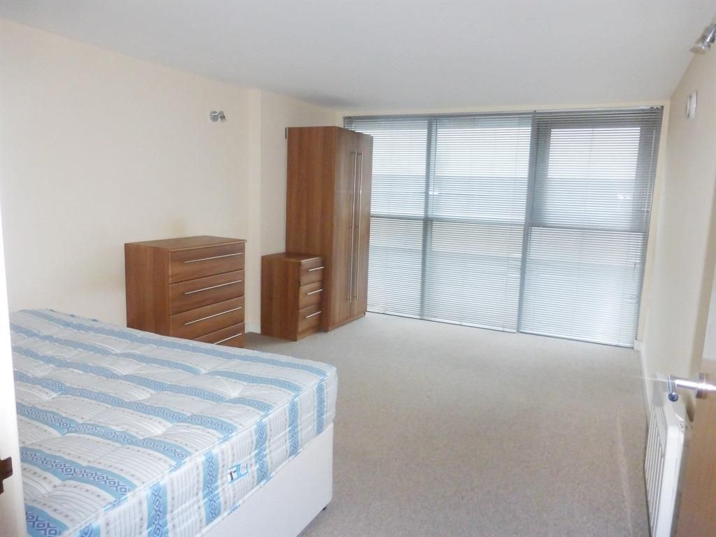 Additional image 4 of 2 bed flat to rentBeckhampton Street, Swindon SN1