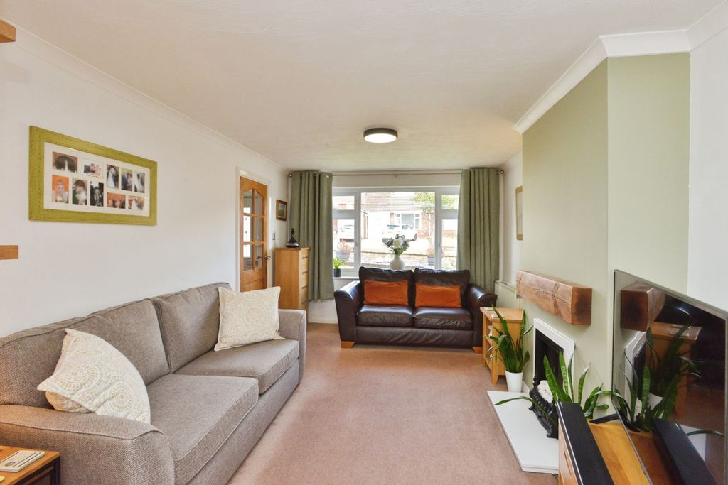 Additional image 2 of 3 bed semi-detached house for saleTennyson Grove, Milton Keynes MK3
