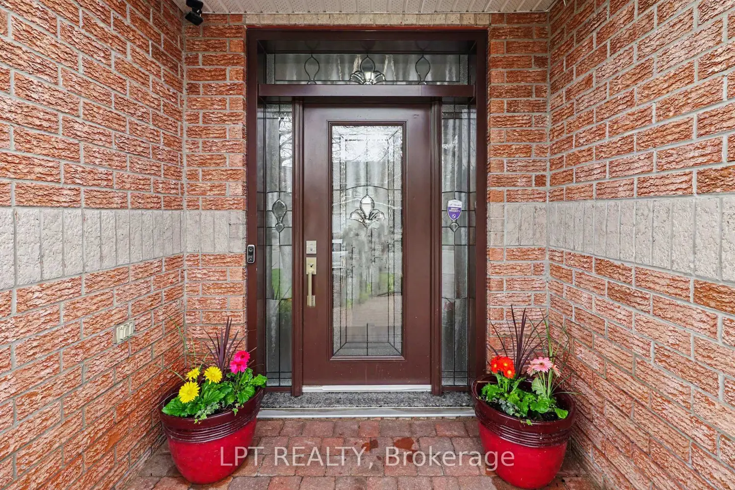 1942 Caprihani Way photo 2