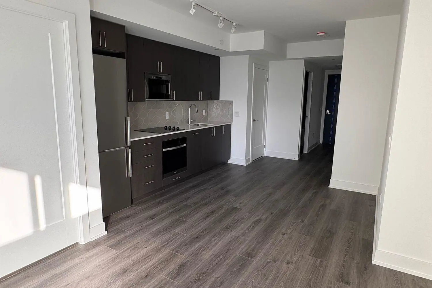 Additional image 7 of 2545 Simcoe Street 1015