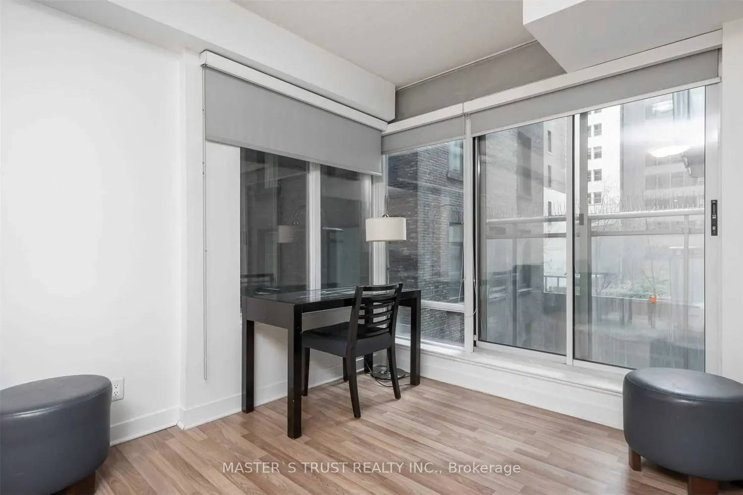 8 Colborne Street 705 photo 3