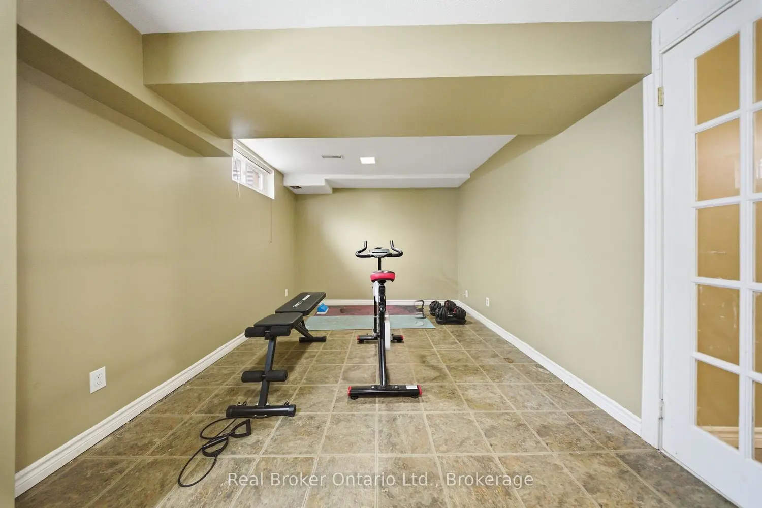 Additional image 17 of 32 Mowat Boulevard 41