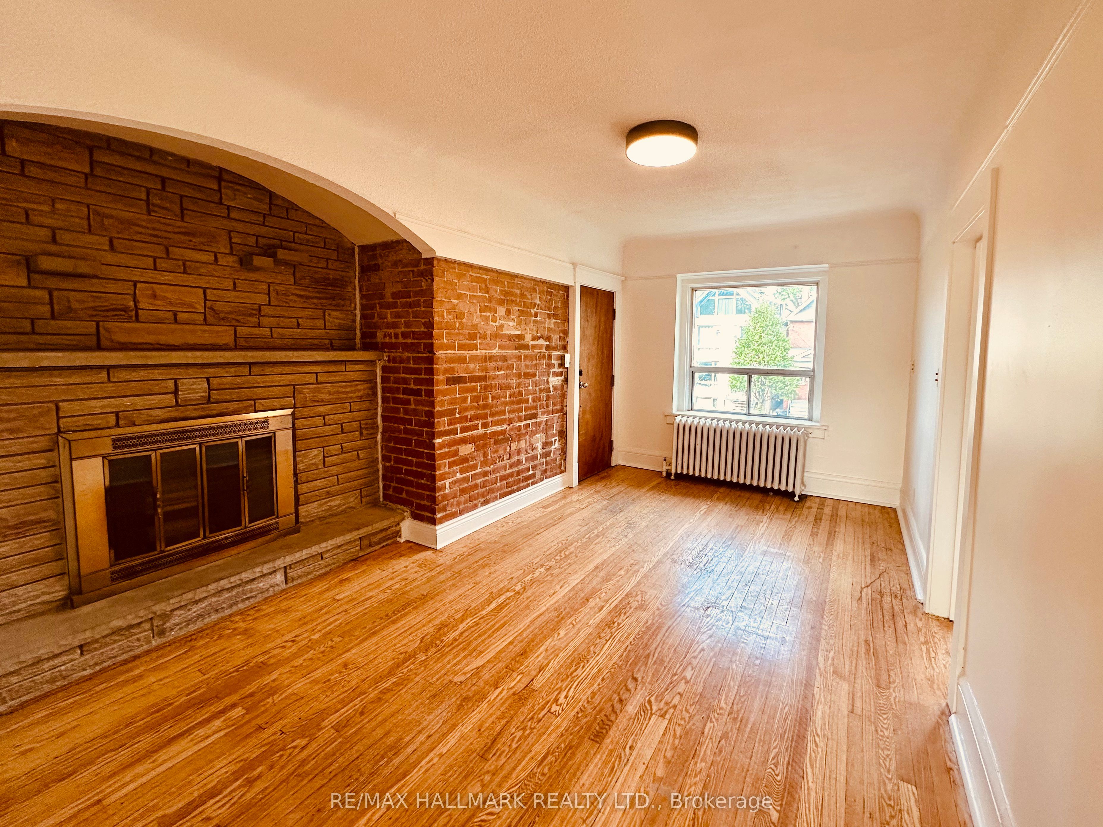 4-20 Triller Avenue, Toronto, ON, M6K 3B8