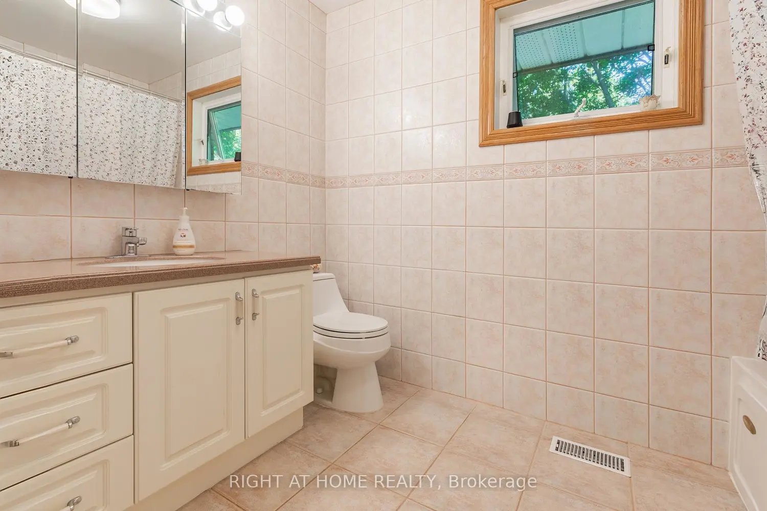 Additional image 16 of 3325 Enniskillen Circle